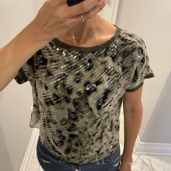 Vince Camuto animal print sequin loose fit top - Picture 2 of 10